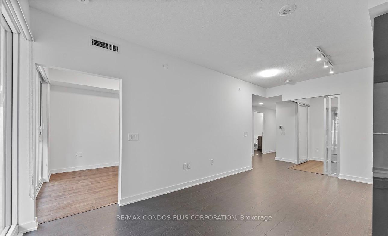 Photo 13 of Unit 1129, 230 Simcoe Street, Toronto, Kensington-Chinatown — HOMEH