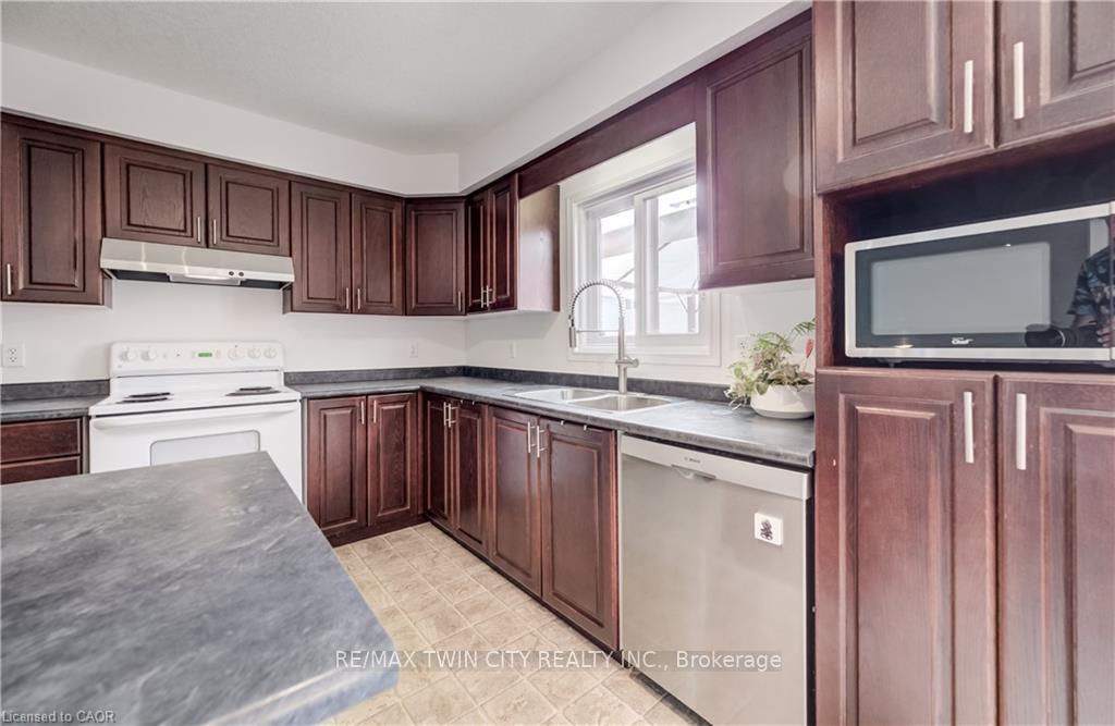 Photo 12 of 67 Chantilly Street, Kitchener, Huron Park — HOMEH