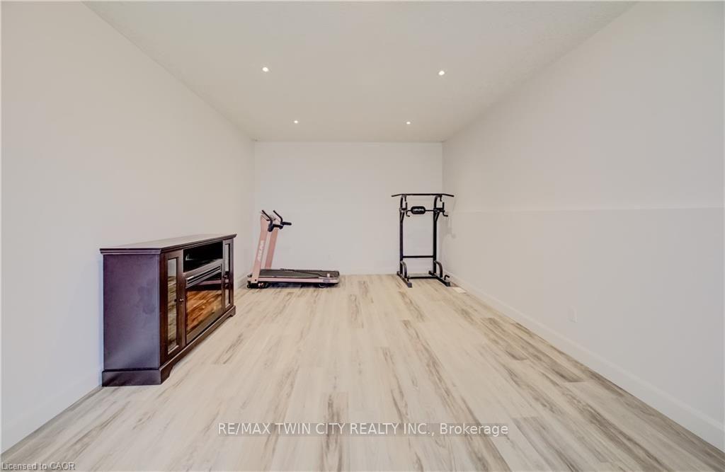 Photo 32 of 67 Chantilly Street, Kitchener, Huron Park — HOMEH