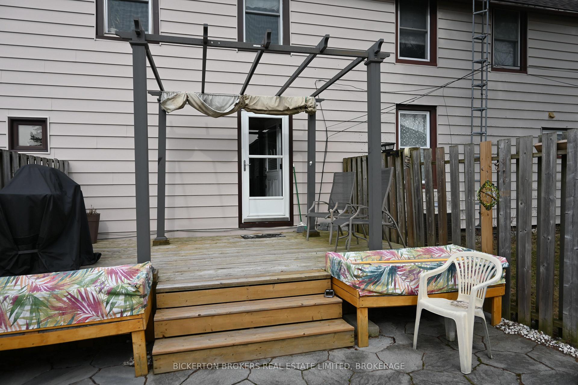 Photo 6 of 292 William Street N, Gananoque, Gananoque — HOMEH
