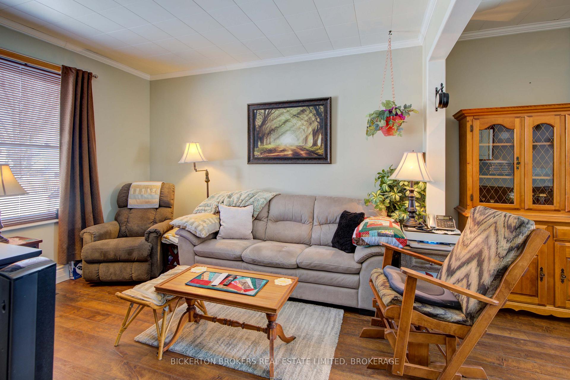 Photo 20 of 292 William Street N, Gananoque, Gananoque — HOMEH