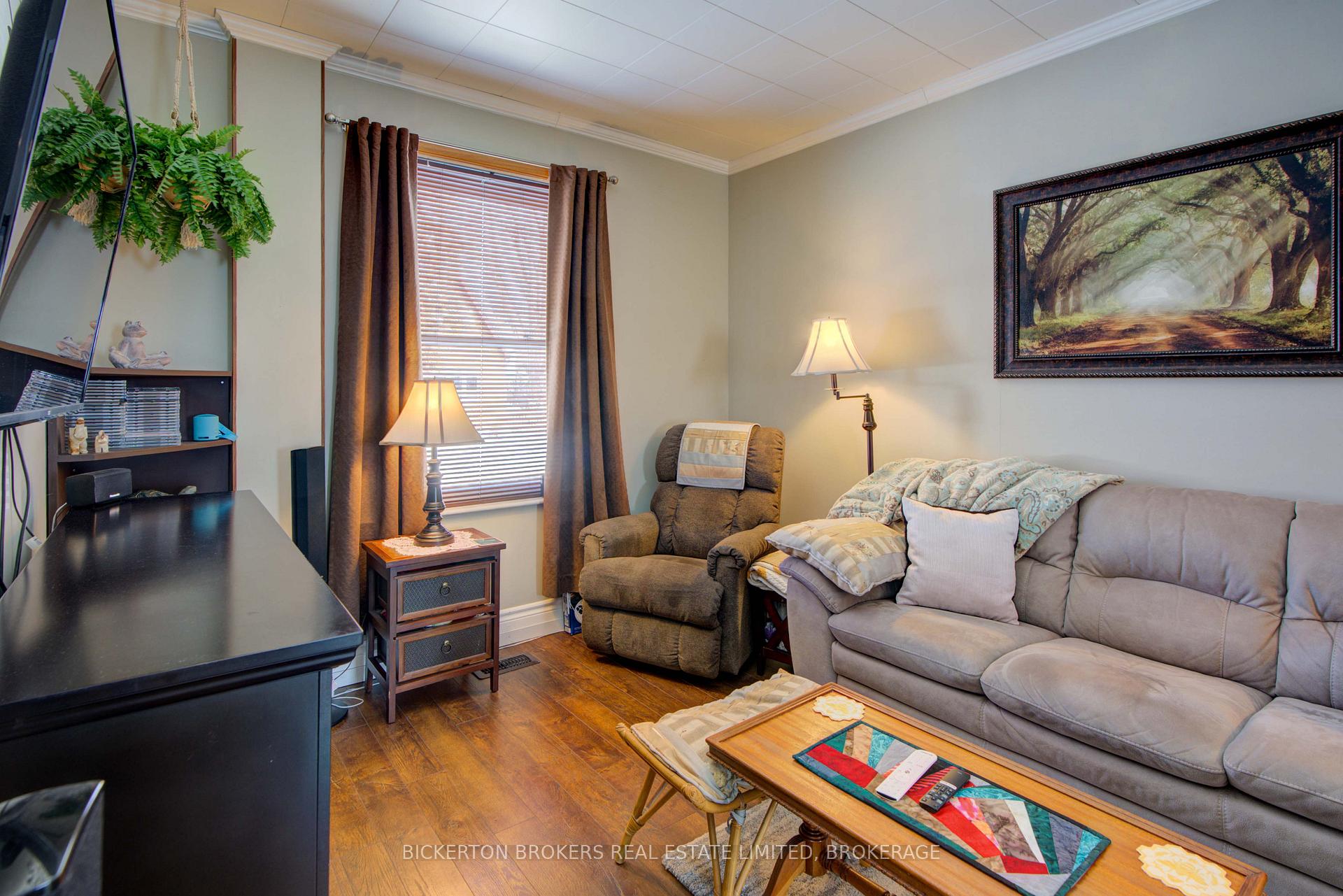 Photo 21 of 292 William Street N, Gananoque, Gananoque — HOMEH