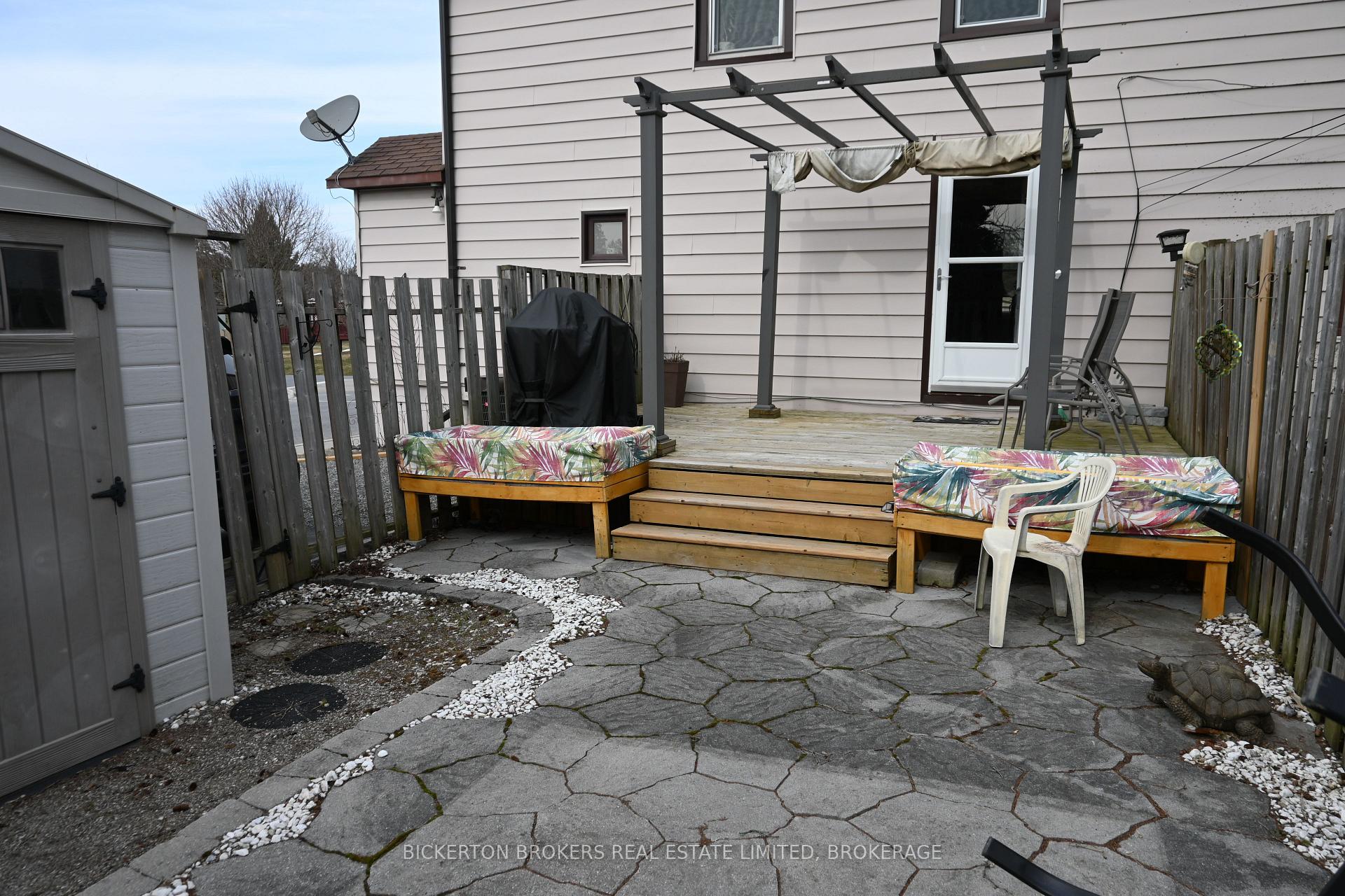 Photo 50 of 292 William Street N, Gananoque, Gananoque — HOMEH