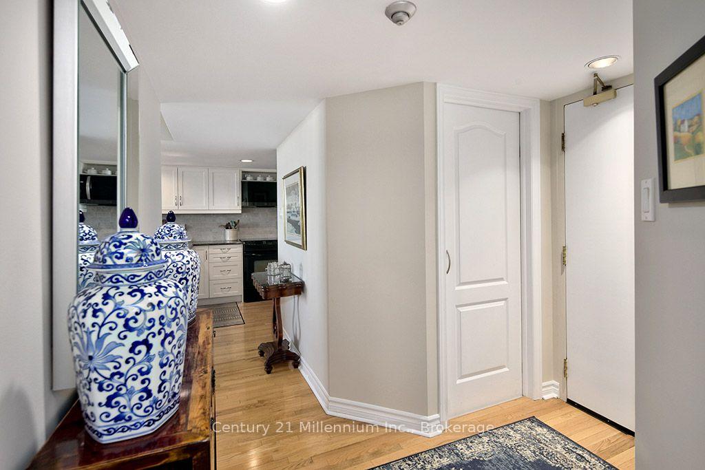 Photo 8 of Unit 802, 24 Ramblings Way, Collingwood — HOMEH
