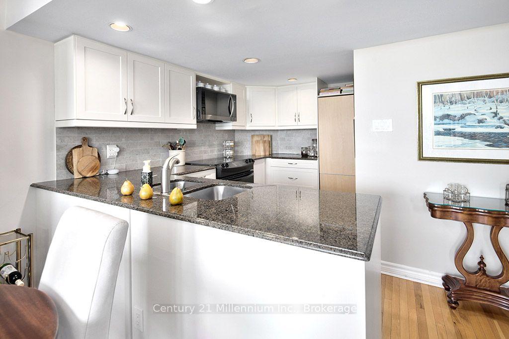 Photo 11 of Unit 802, 24 Ramblings Way, Collingwood — HOMEH