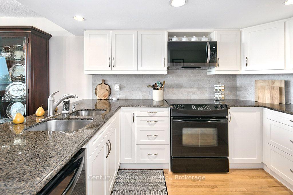 Photo 12 of Unit 802, 24 Ramblings Way, Collingwood — HOMEH