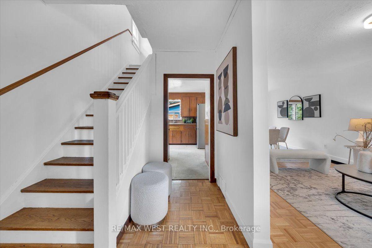 Photo 3 of 73 Seventeenth Street, Etobicoke, New Toronto — HOMEH