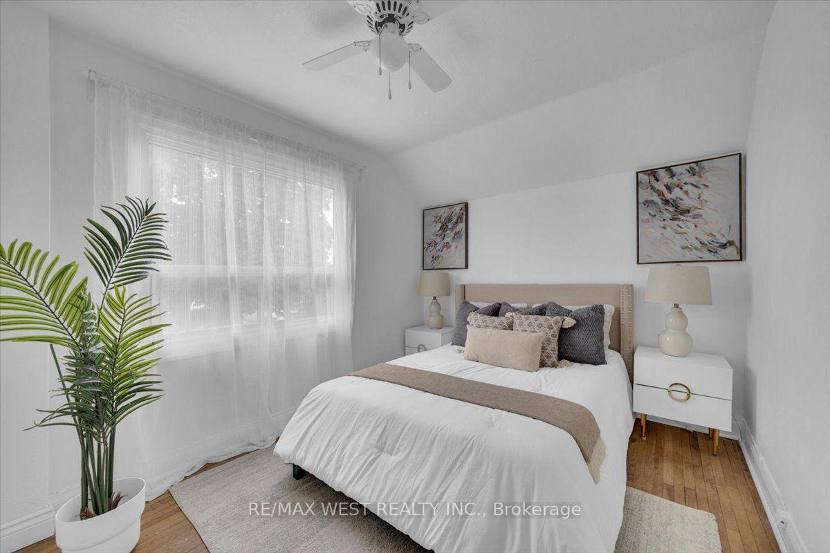 Photo 15 of 73 Seventeenth Street, Etobicoke, New Toronto — HOMEH