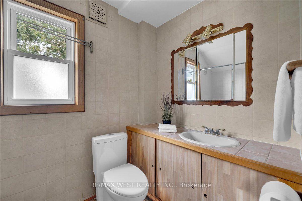 Photo 17 of 73 Seventeenth Street, Etobicoke, New Toronto — HOMEH