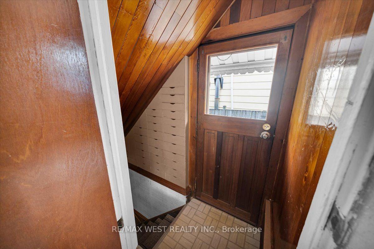 Photo 19 of 73 Seventeenth Street, Etobicoke, New Toronto — HOMEH