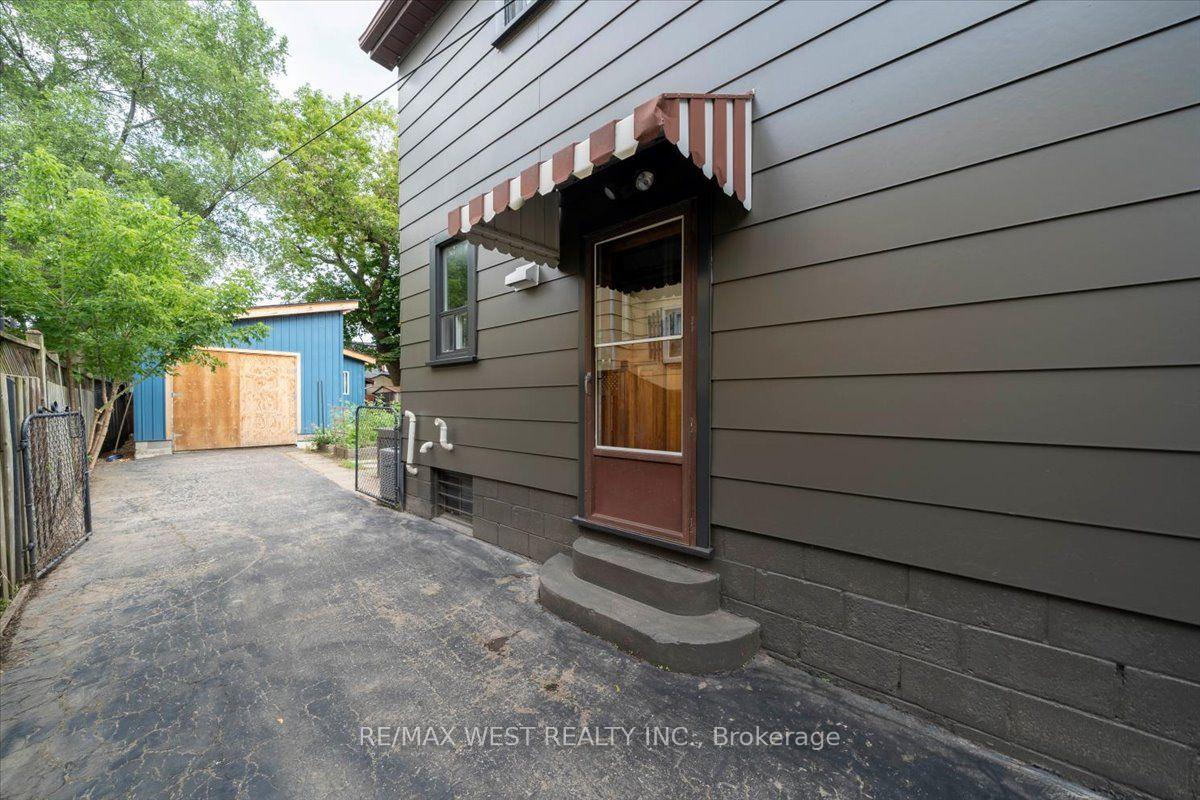 Photo 25 of 73 Seventeenth Street, Etobicoke, New Toronto — HOMEH