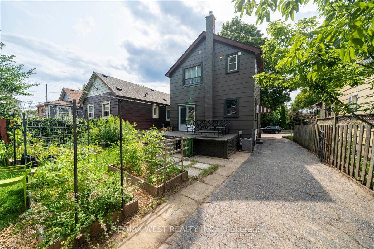 Photo 29 of 73 Seventeenth Street, Etobicoke, New Toronto — HOMEH