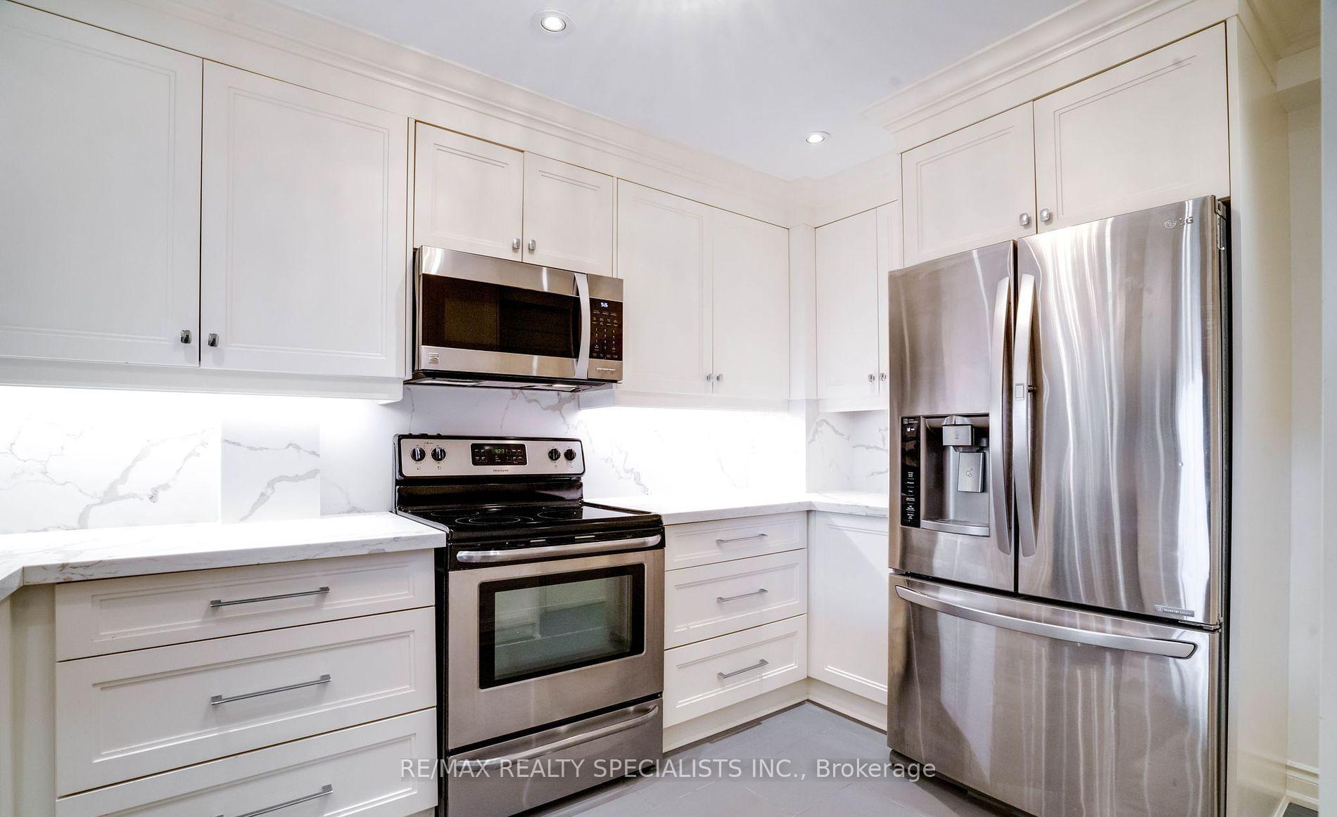 Photo 4 of Unit TH5, 100 Arbors Lane, Vaughan, West Woodbridge — HOMEH