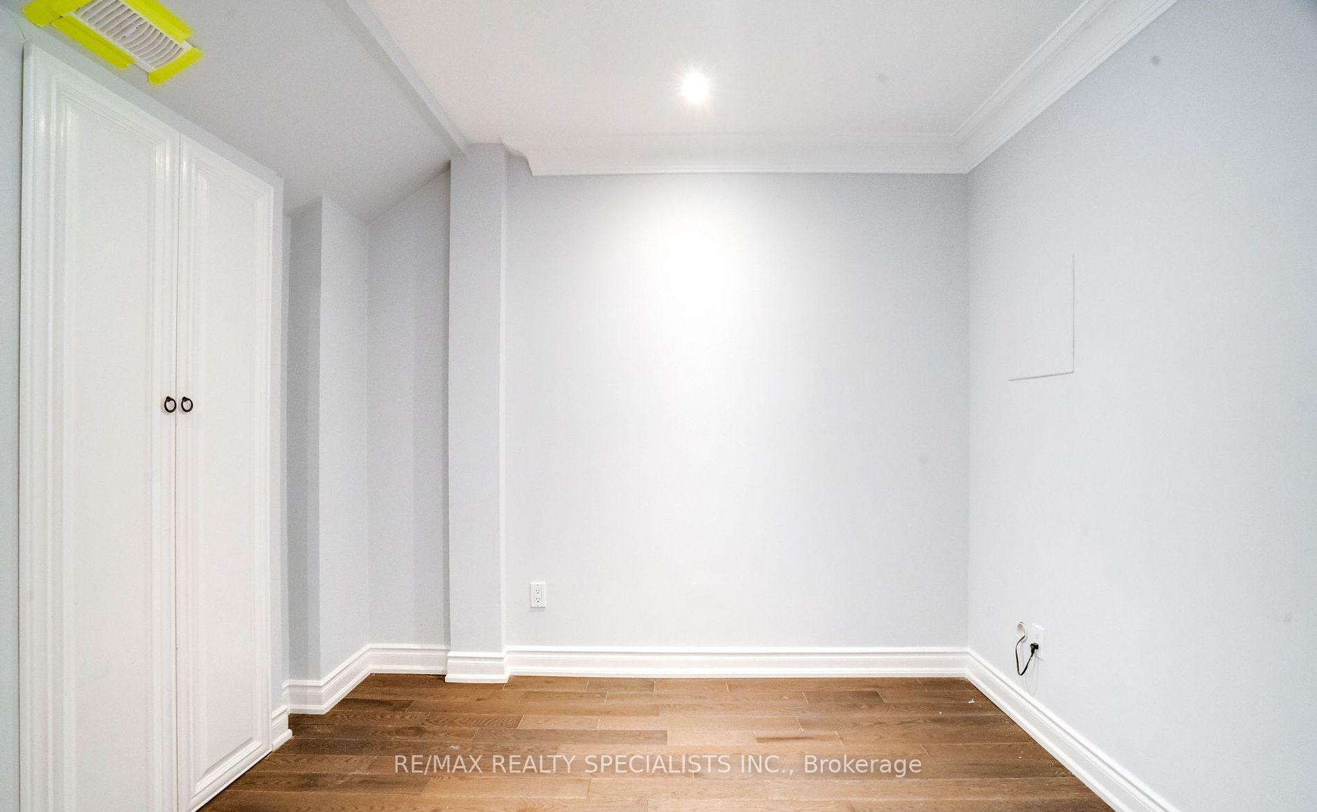 Photo 12 of Unit TH5, 100 Arbors Lane, Vaughan, West Woodbridge — HOMEH