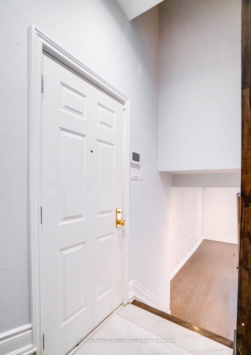 Photo 13 of Unit TH5, 100 Arbors Lane, Vaughan, West Woodbridge — HOMEH