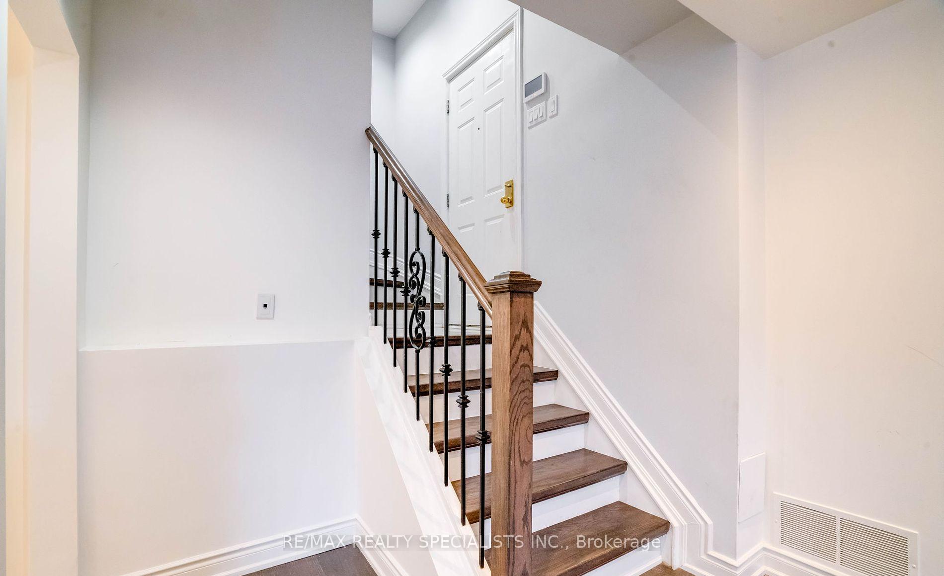 Photo 16 of Unit TH5, 100 Arbors Lane, Vaughan, West Woodbridge — HOMEH