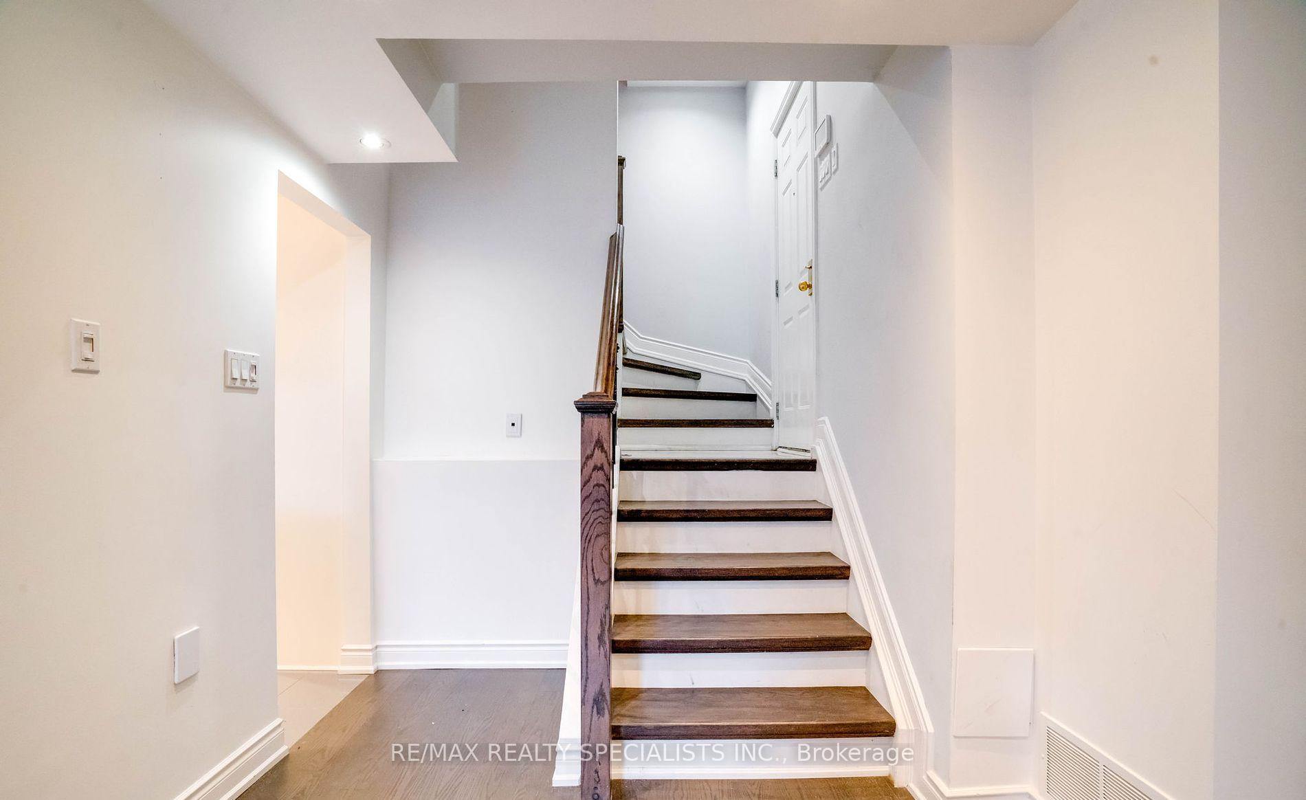 Photo 31 of Unit TH5, 100 Arbors Lane, Vaughan, West Woodbridge — HOMEH