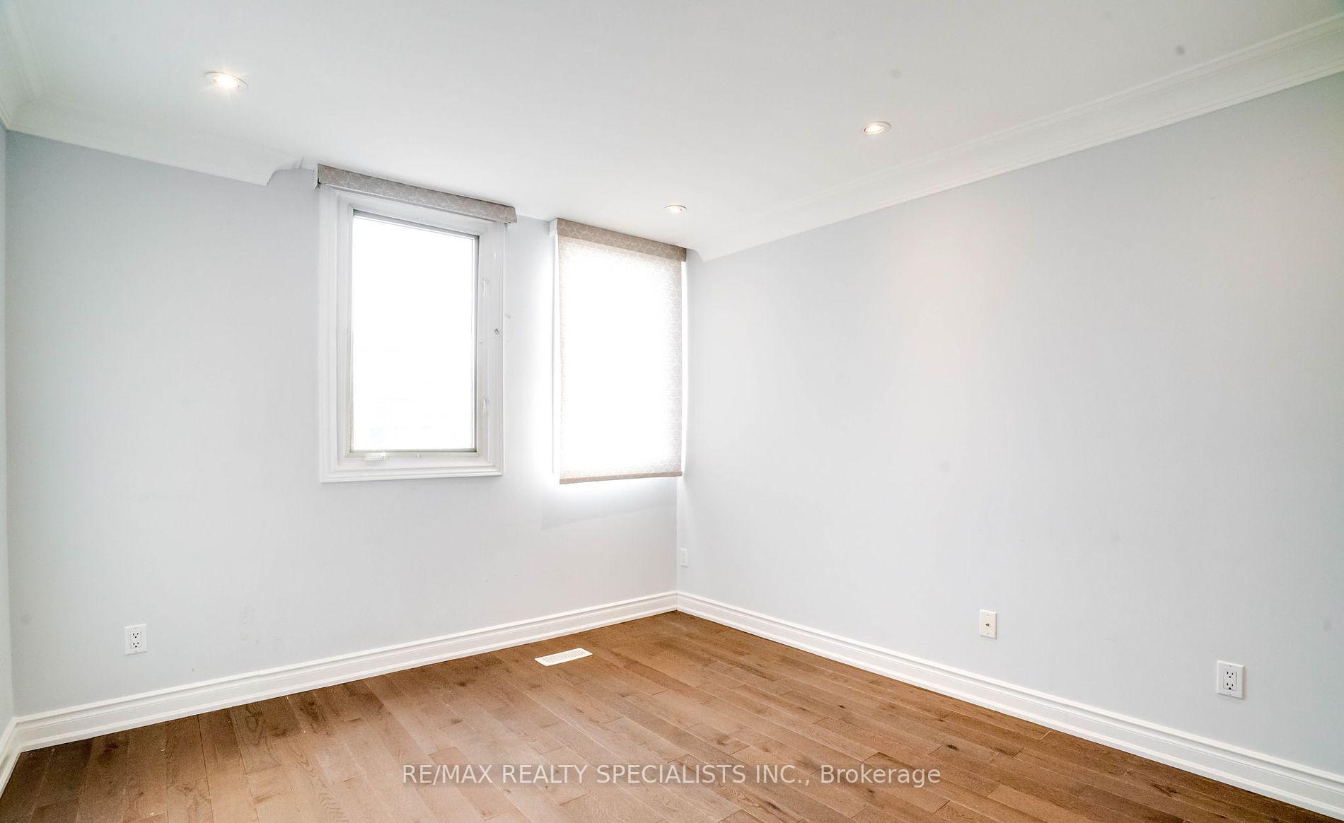 Photo 33 of Unit TH5, 100 Arbors Lane, Vaughan, West Woodbridge — HOMEH