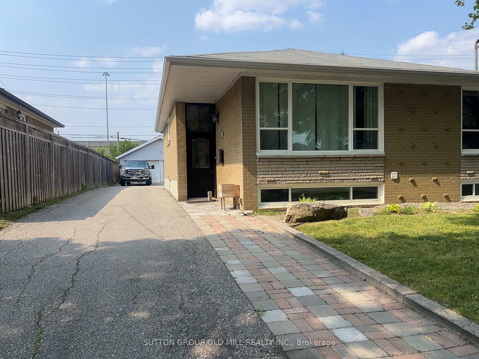 Photo 1 of Unit Basement, 126 Rangoon Road, Etobicoke, Eringate-Centennial-West Deane — HOMEH