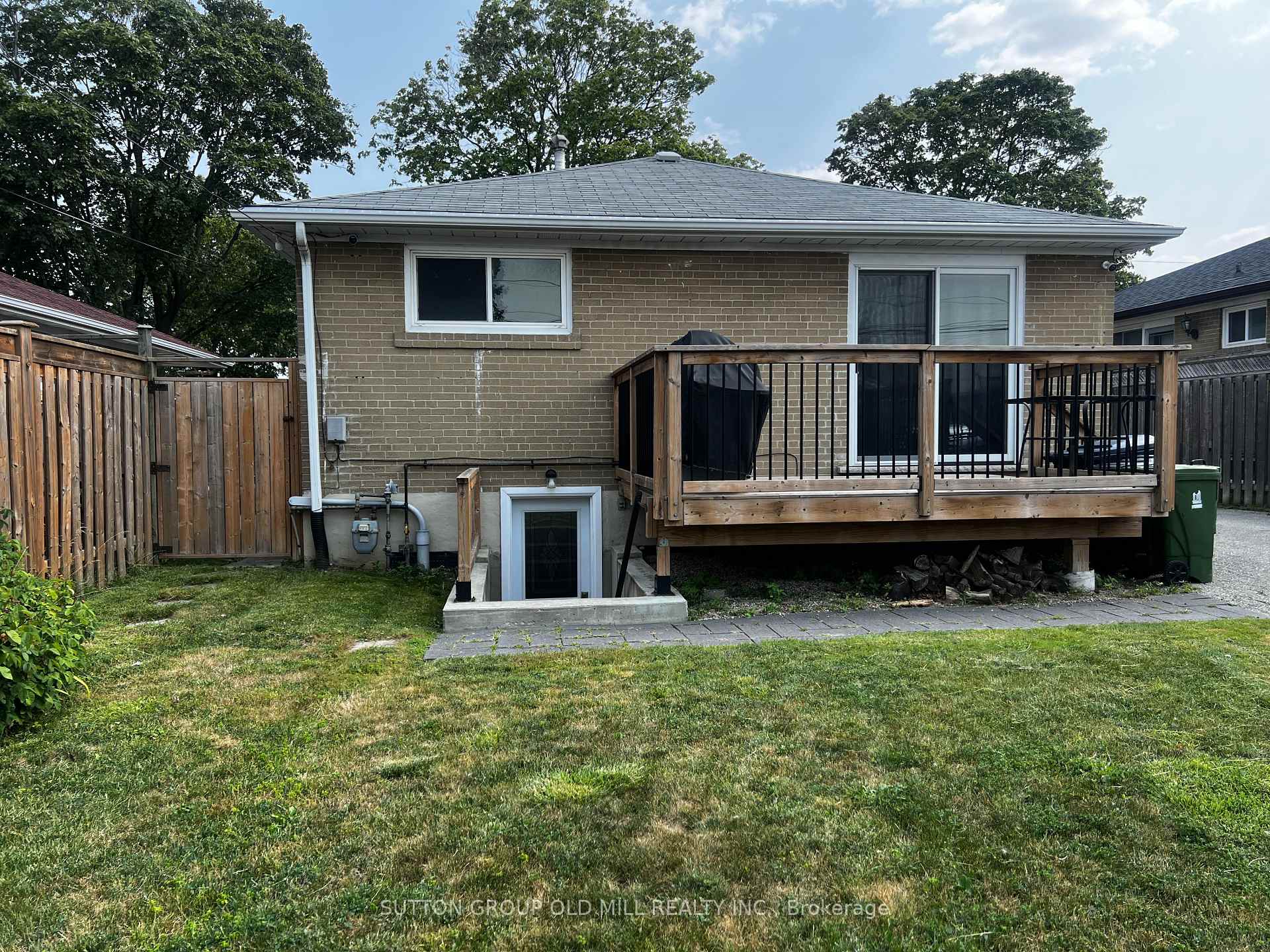 Photo 6 of Unit Basement, 126 Rangoon Road, Etobicoke, Eringate-Centennial-West Deane — HOMEH