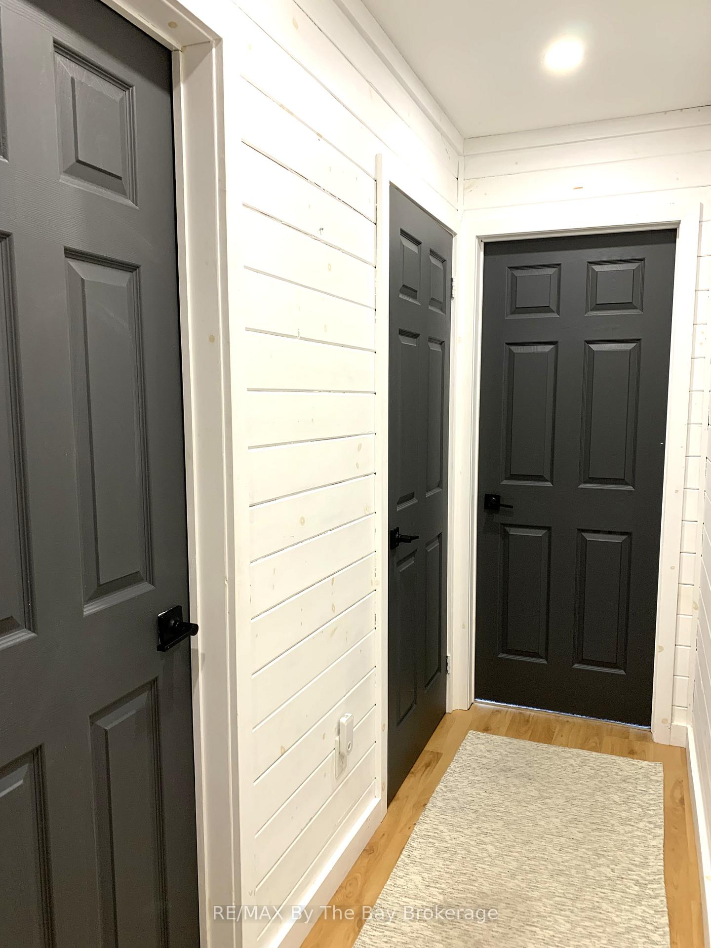 Photo 16 of 11 Cabin Crescent, Wasaga Beach — HOMEH