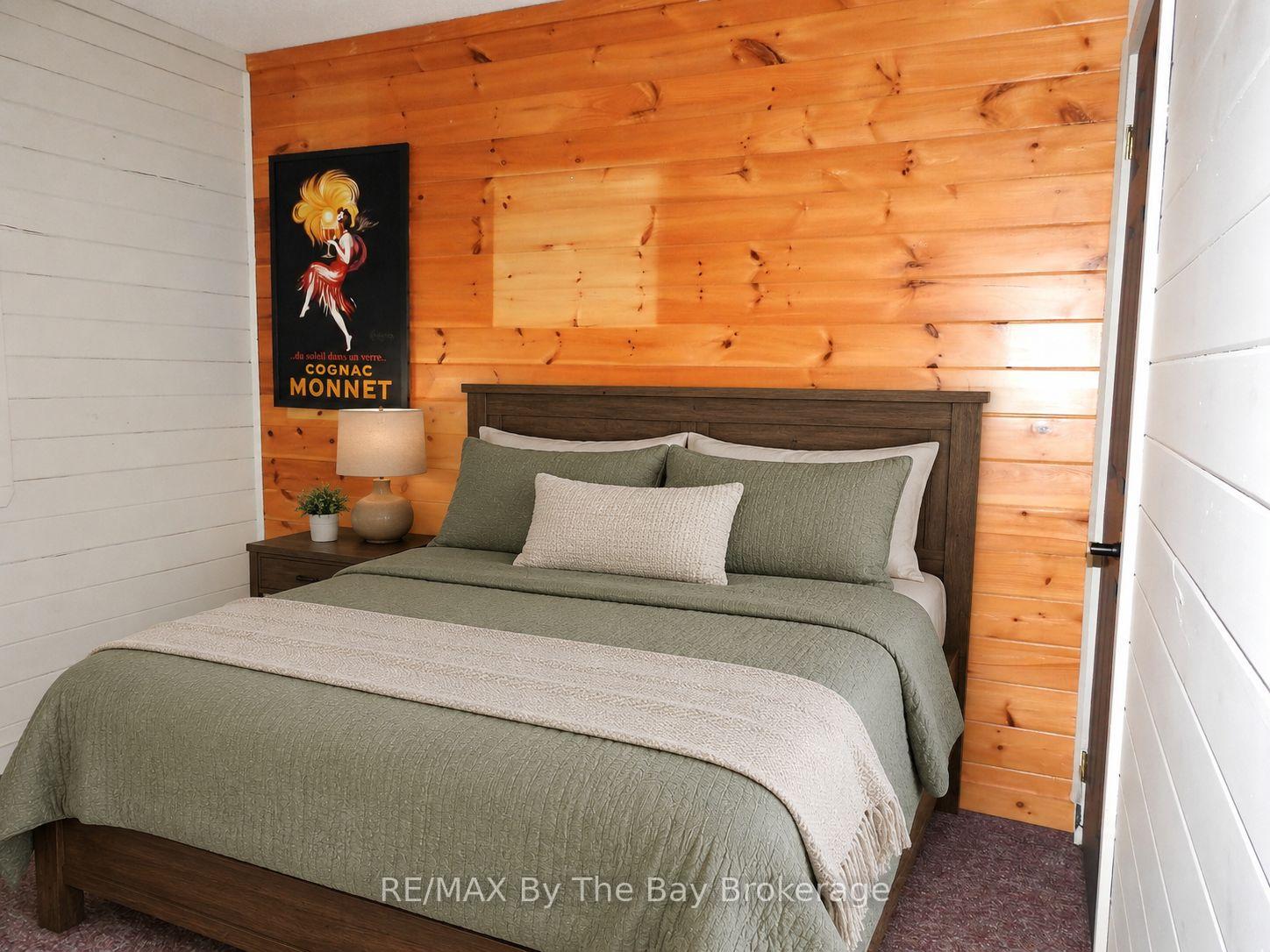 Photo 20 of 11 Cabin Crescent, Wasaga Beach — HOMEH