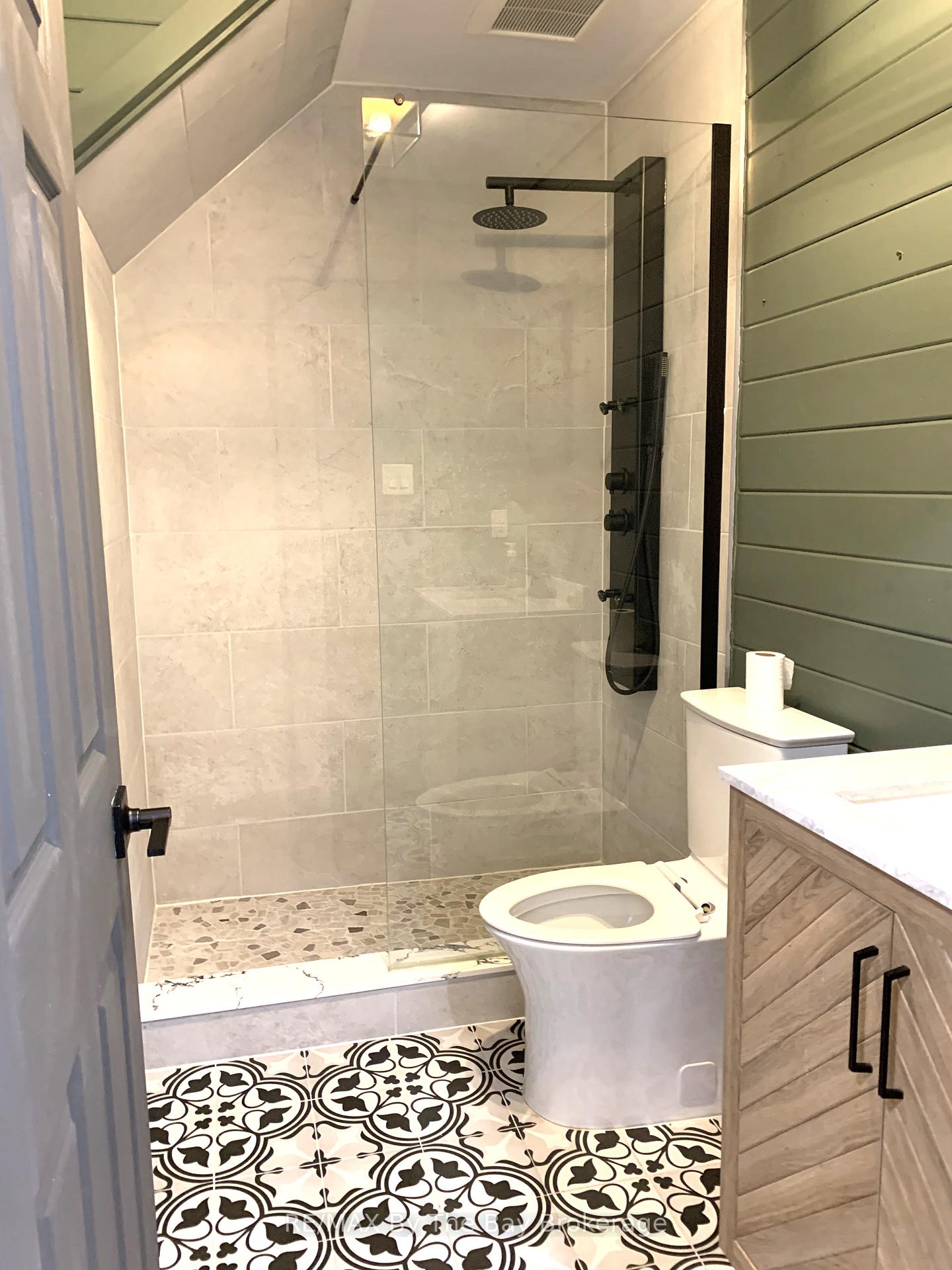 Photo 21 of 11 Cabin Crescent, Wasaga Beach — HOMEH