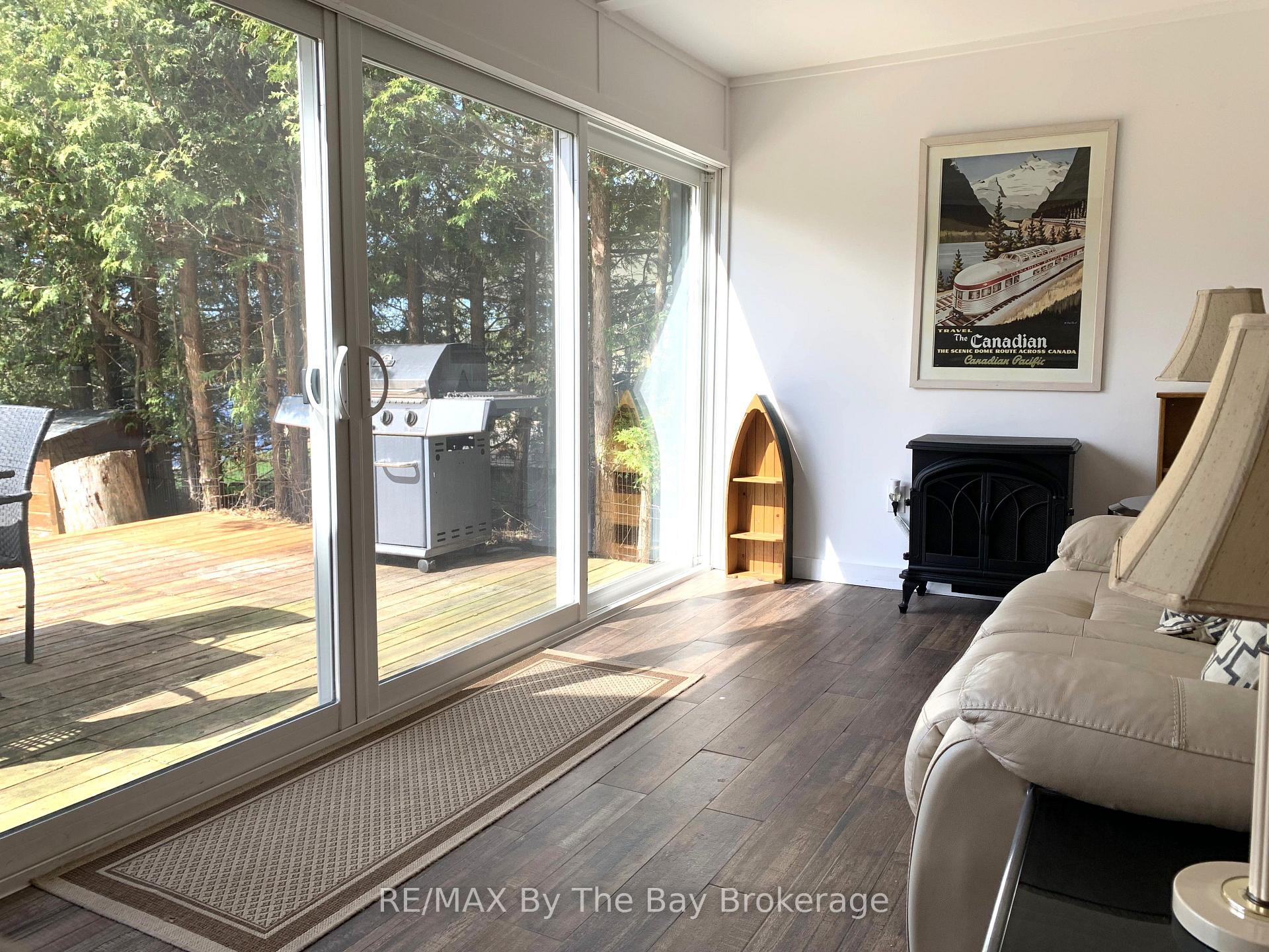 Photo 23 of 11 Cabin Crescent, Wasaga Beach — HOMEH