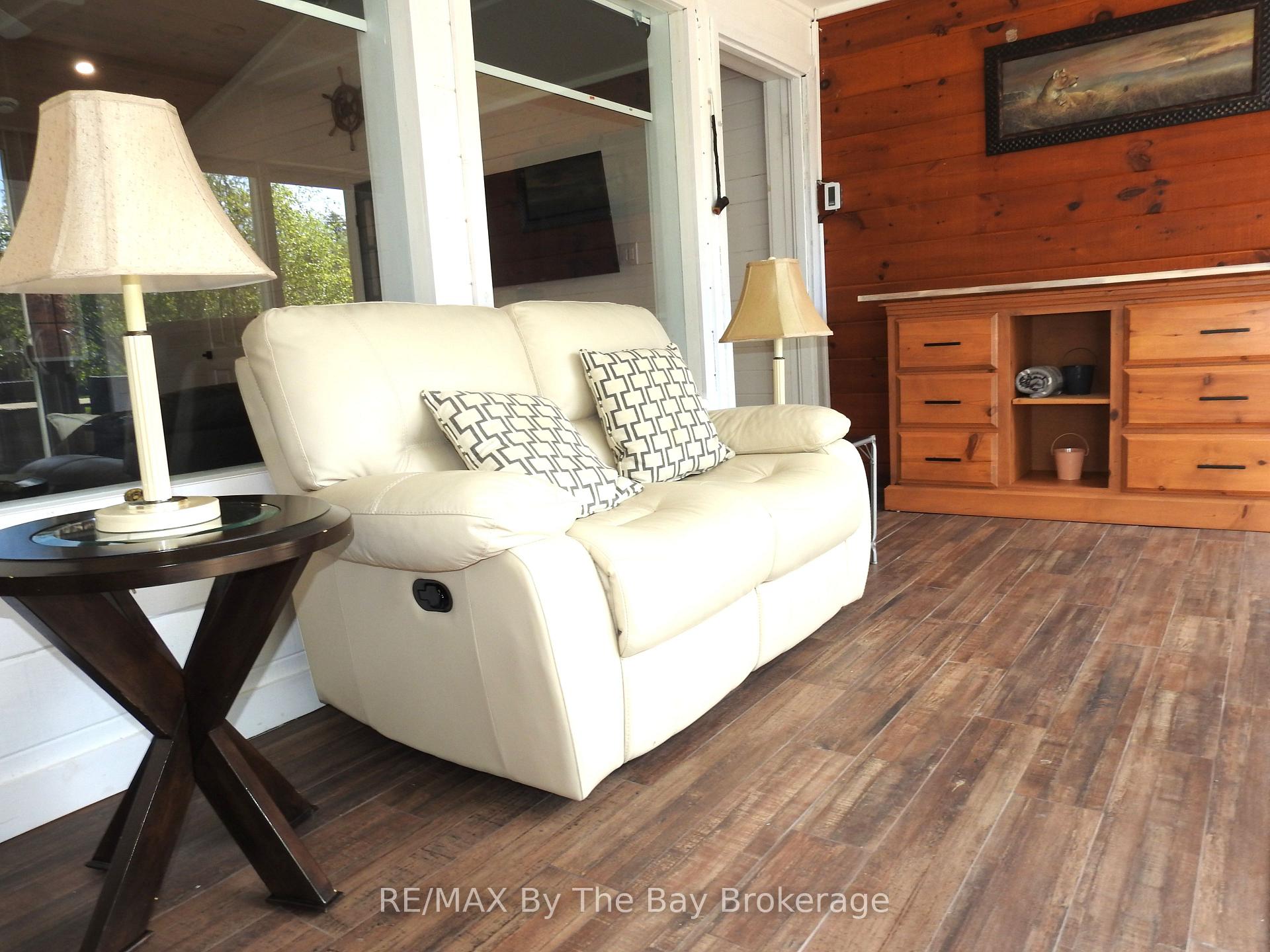 Photo 27 of 11 Cabin Crescent, Wasaga Beach — HOMEH