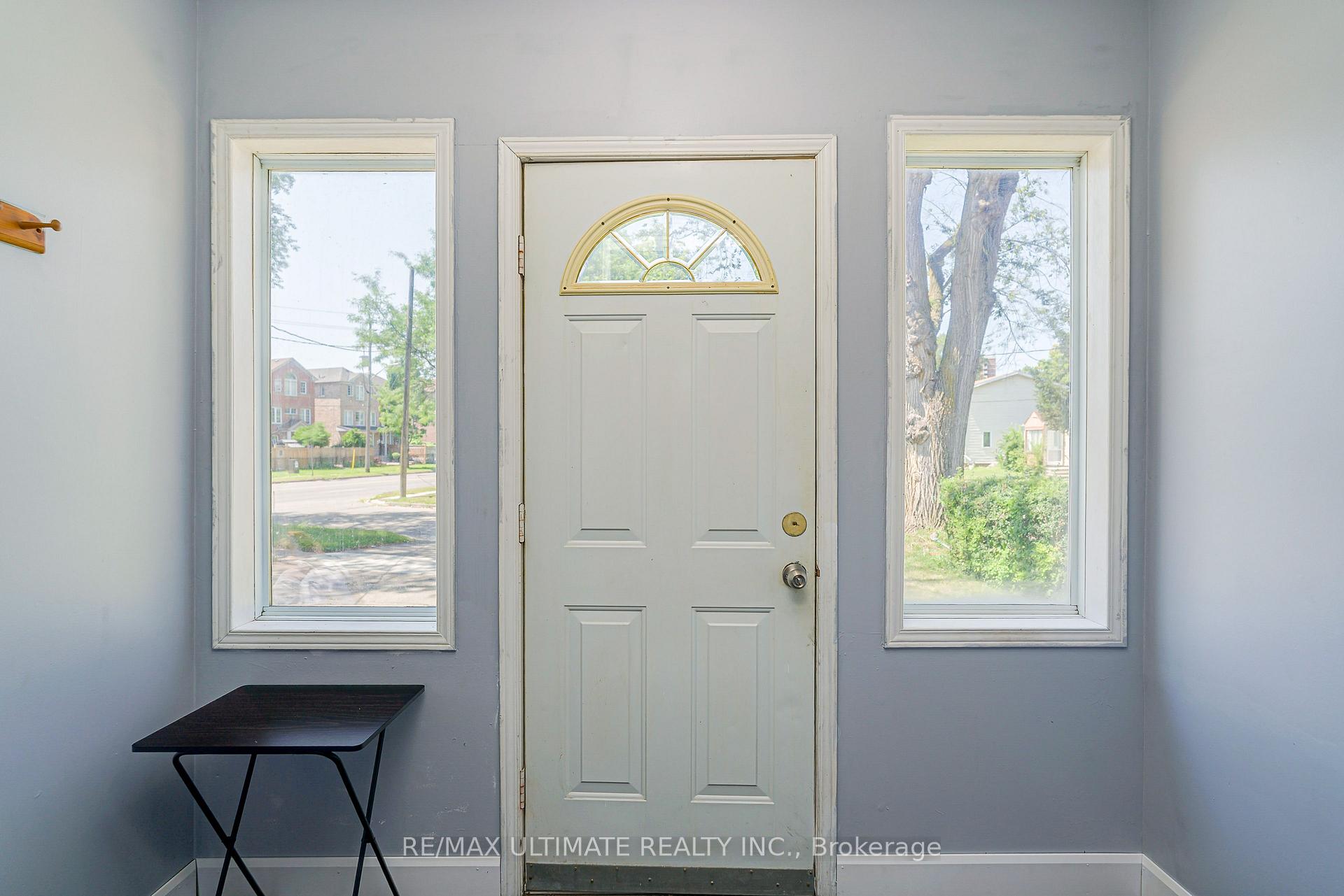 Photo 2 of 632 Trethewey Drive, North York, Brookhaven-Amesbury — HOMEH