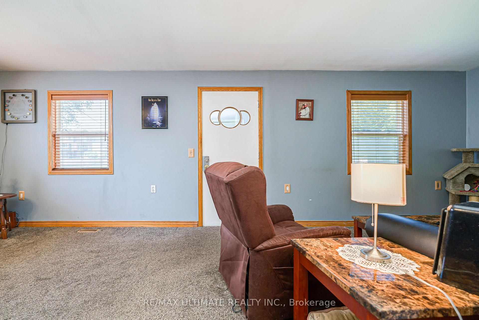 Photo 4 of 632 Trethewey Drive, North York, Brookhaven-Amesbury — HOMEH