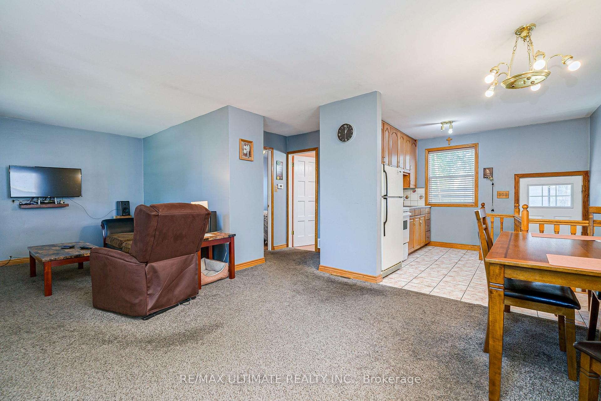 Photo 5 of 632 Trethewey Drive, North York, Brookhaven-Amesbury — HOMEH