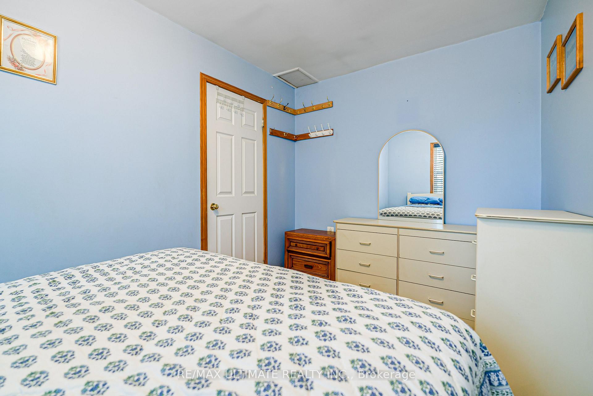 Photo 16 of 632 Trethewey Drive, North York, Brookhaven-Amesbury — HOMEH