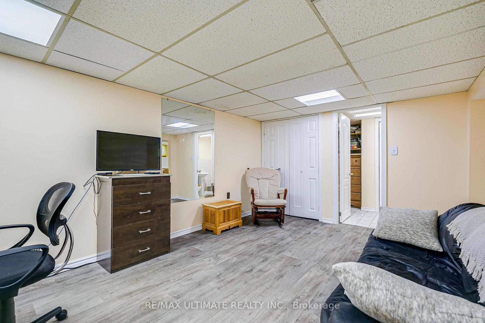 Photo 19 of 632 Trethewey Drive, North York, Brookhaven-Amesbury — HOMEH