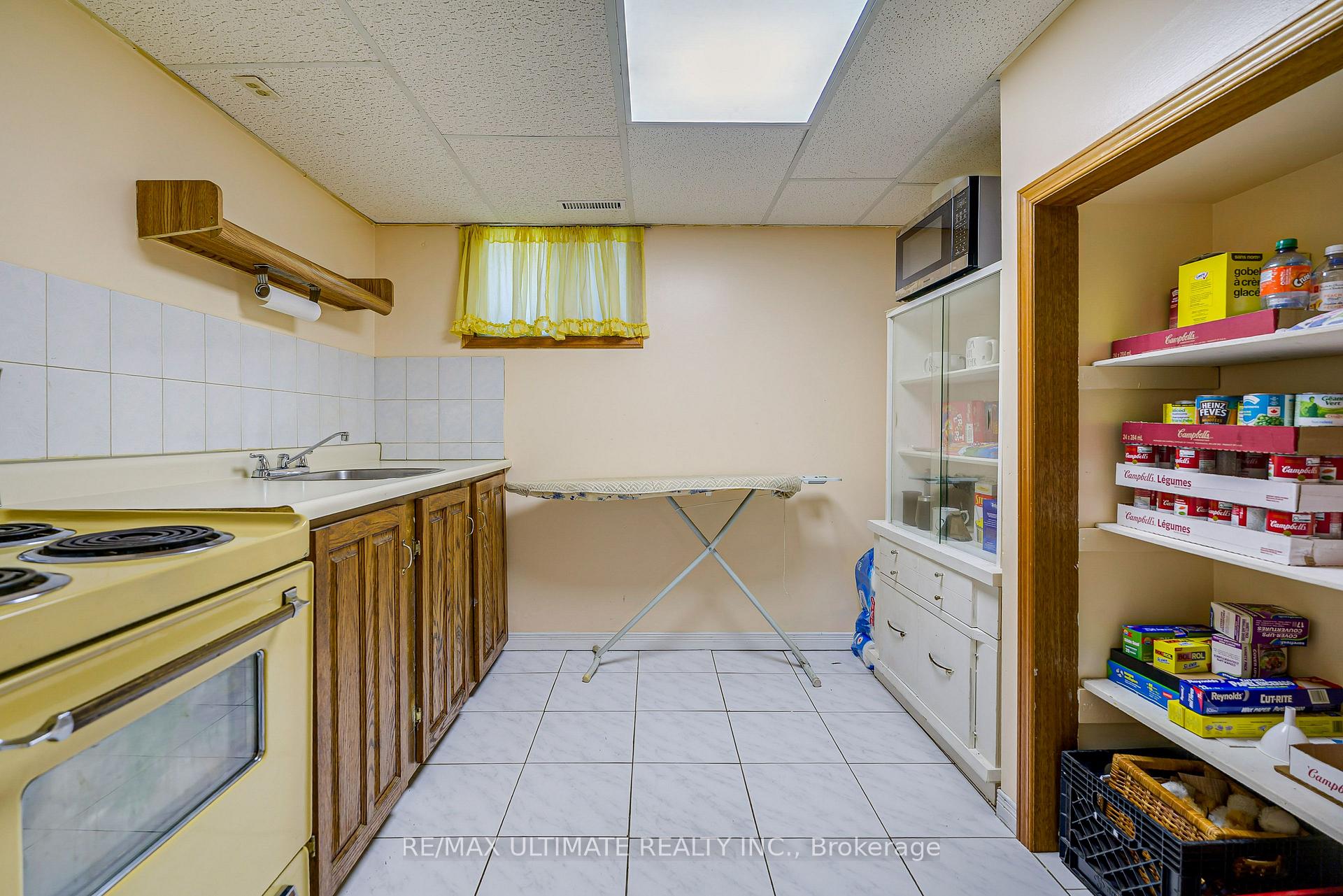 Photo 25 of 632 Trethewey Drive, North York, Brookhaven-Amesbury — HOMEH