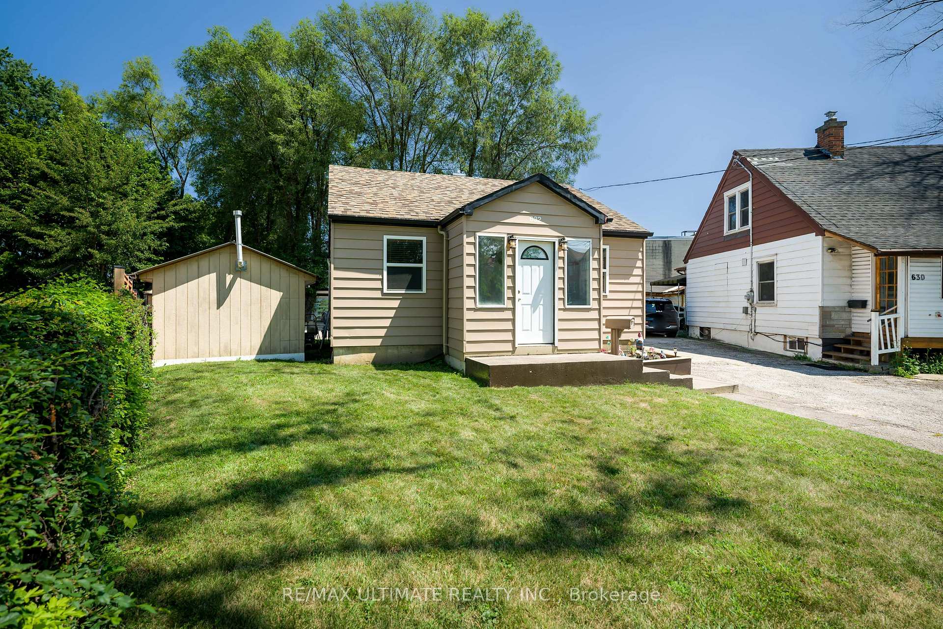 Photo 33 of 632 Trethewey Drive, North York, Brookhaven-Amesbury — HOMEH
