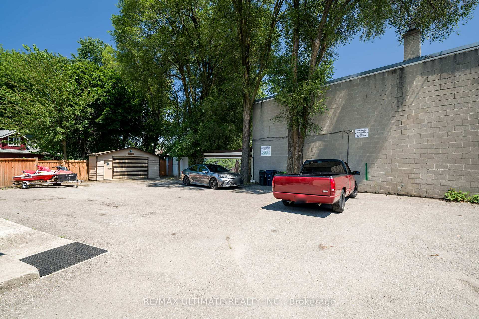 Photo 38 of 632 Trethewey Drive, North York, Brookhaven-Amesbury — HOMEH