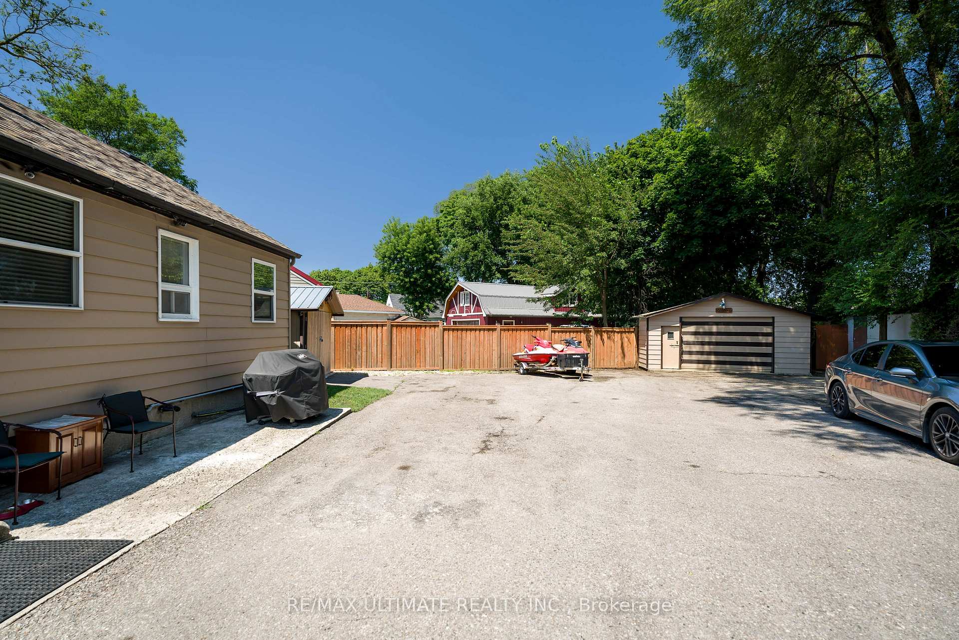 Photo 39 of 632 Trethewey Drive, North York, Brookhaven-Amesbury — HOMEH