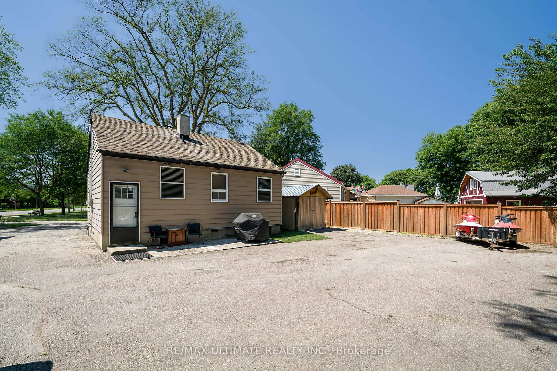 Photo 40 of 632 Trethewey Drive, North York, Brookhaven-Amesbury — HOMEH