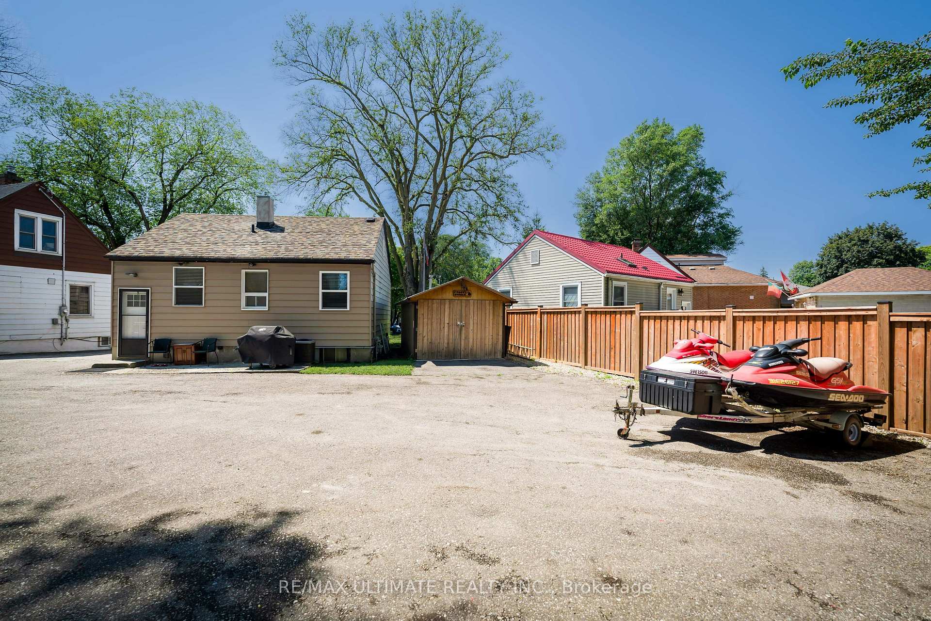 Photo 48 of 632 Trethewey Drive, North York, Brookhaven-Amesbury — HOMEH