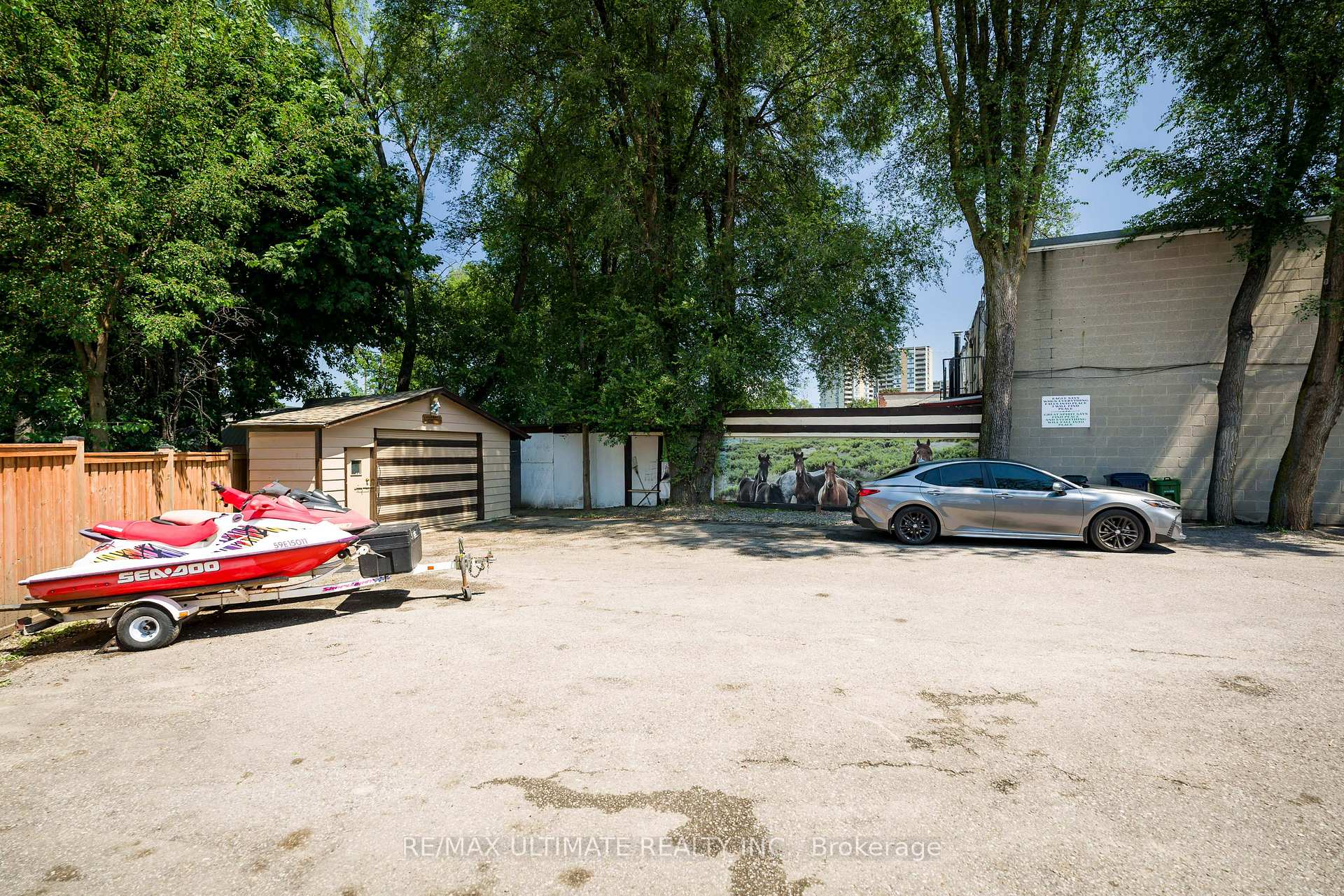 Photo 49 of 632 Trethewey Drive, North York, Brookhaven-Amesbury — HOMEH
