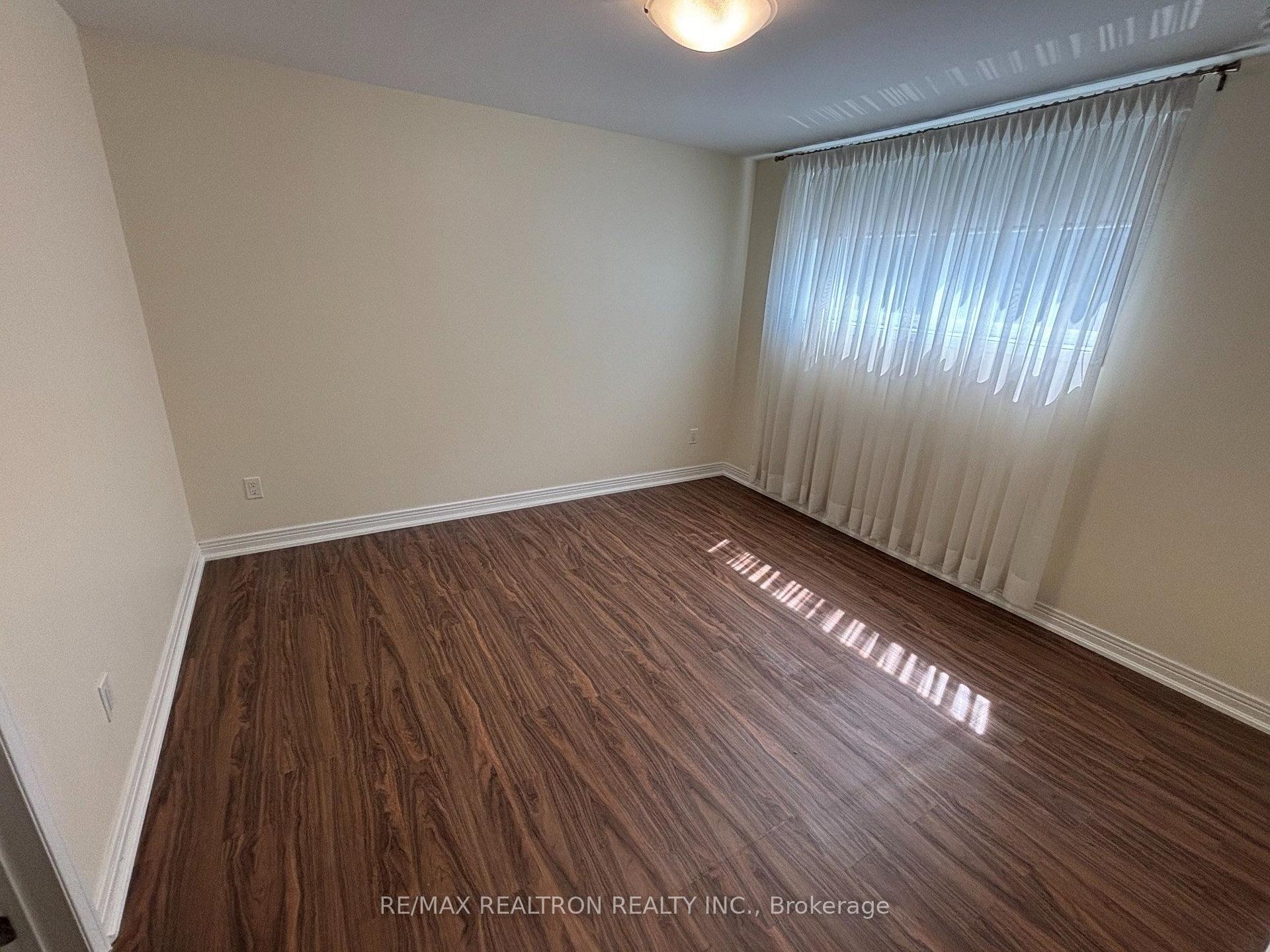 Photo 8 of Unit Bsmt, 695 Glencairn Avenue, Toronto, Englemount-Lawrence — HOMEH