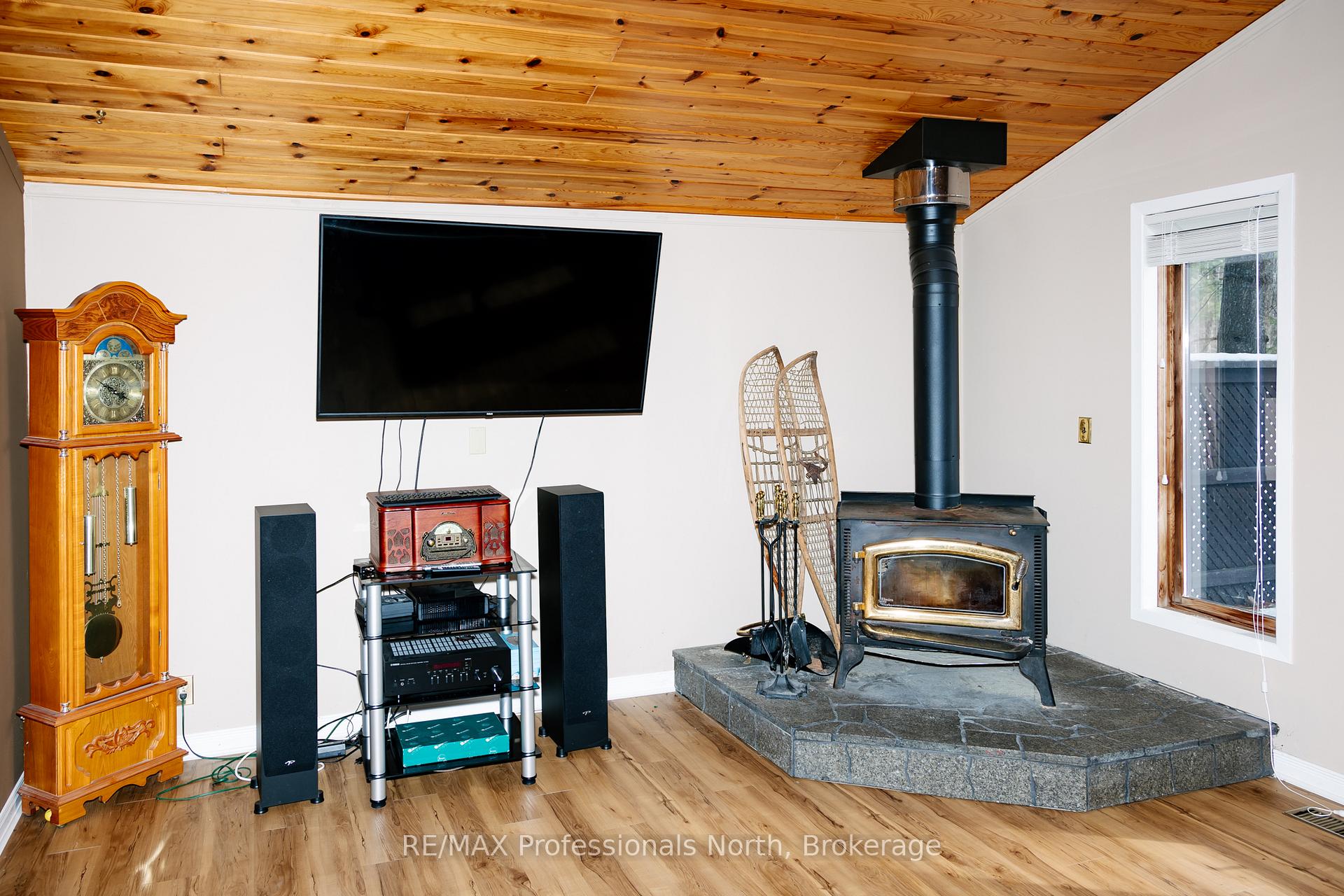 Photo 6 of 15111 Highway 35, Minden Hills, Minden — HOMEH