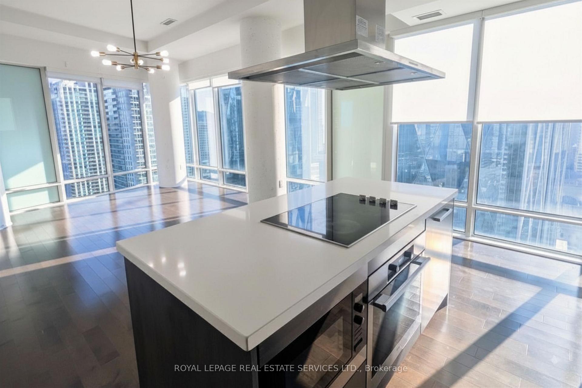 Photo 4 of Unit 2802, 8 The Esplanade, Toronto, Waterfront Communities — HOMEH