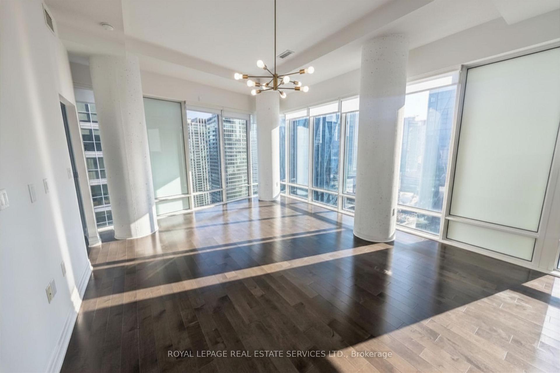 Photo 6 of Unit 2802, 8 The Esplanade, Toronto, Waterfront Communities — HOMEH