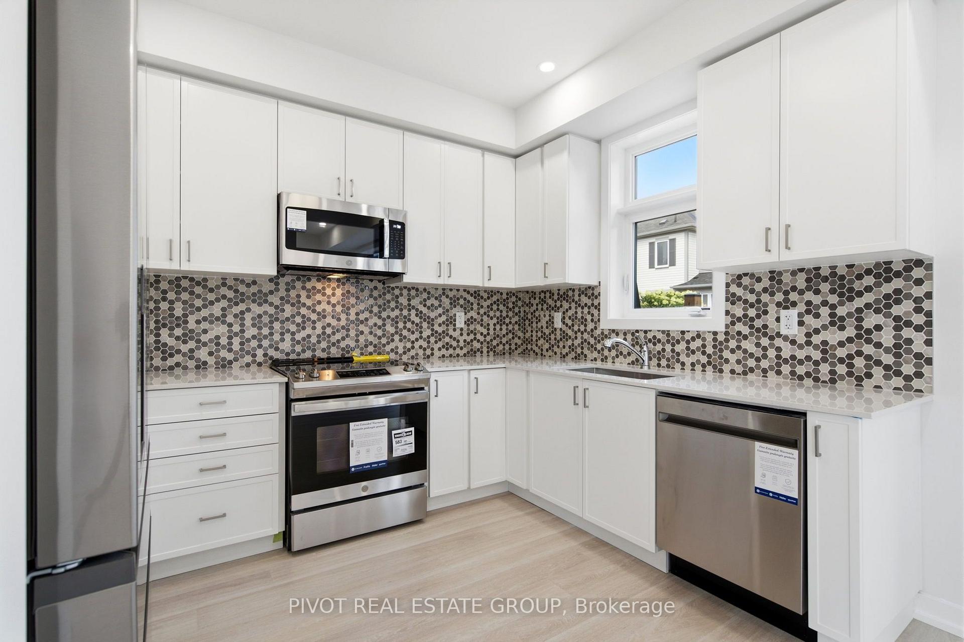Photo 52 of 20 Observatory Way, Whitby, Brooklin — HOMEH