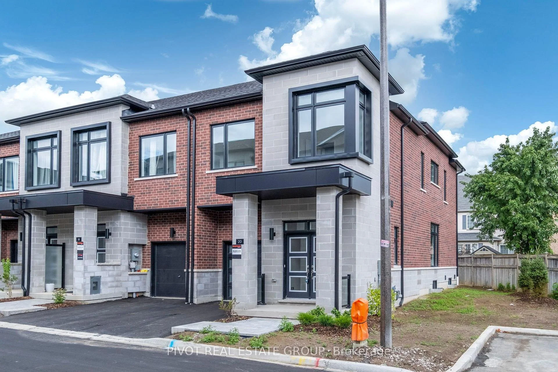 Photo 1 of 20 Observatory Way, Whitby, Brooklin — HOMEH