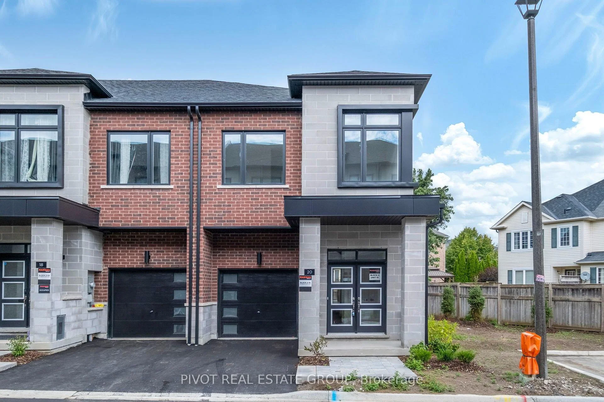 Photo 6 of 20 Observatory Way, Whitby, Brooklin — HOMEH