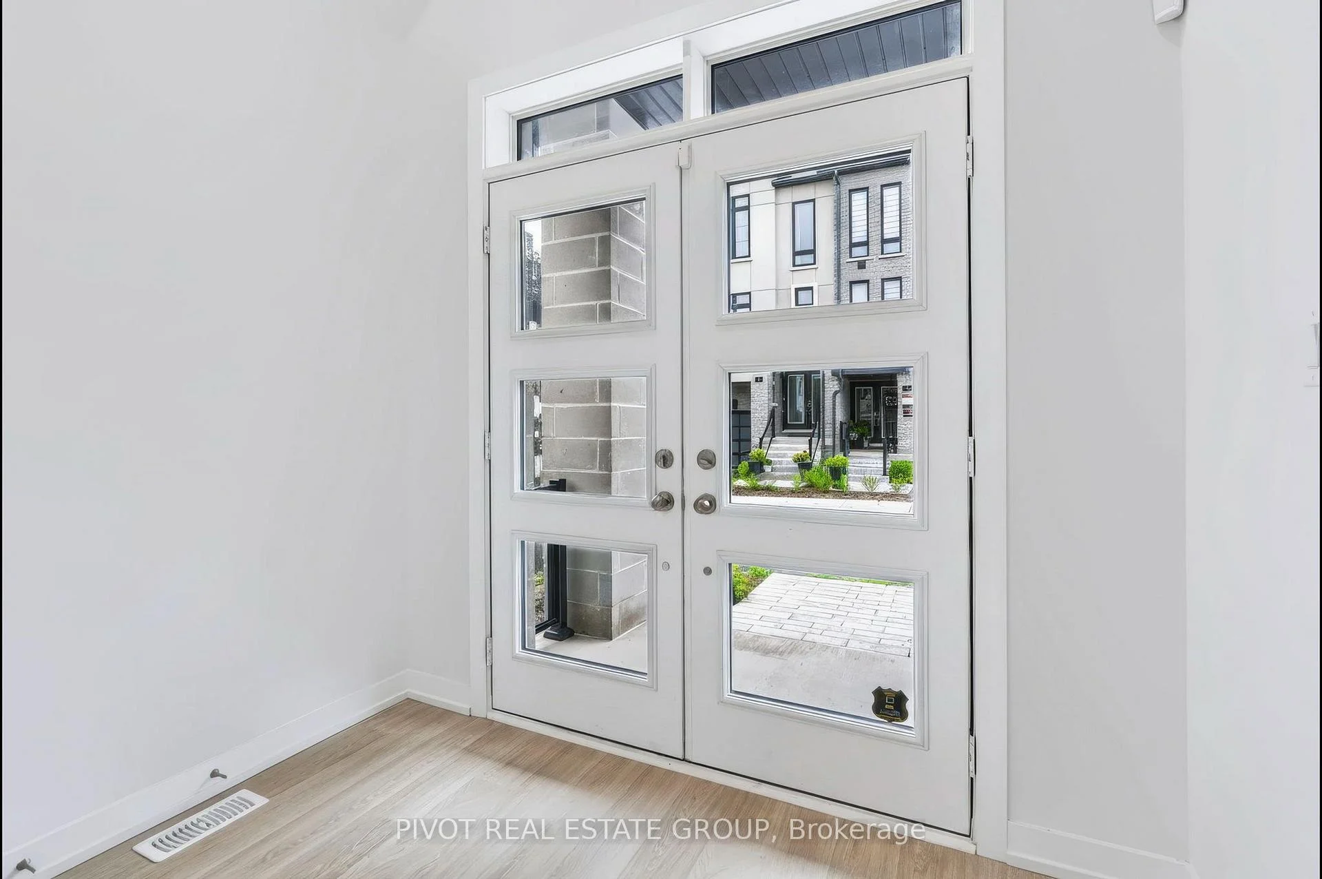 Photo 15 of 20 Observatory Way, Whitby, Brooklin — HOMEH