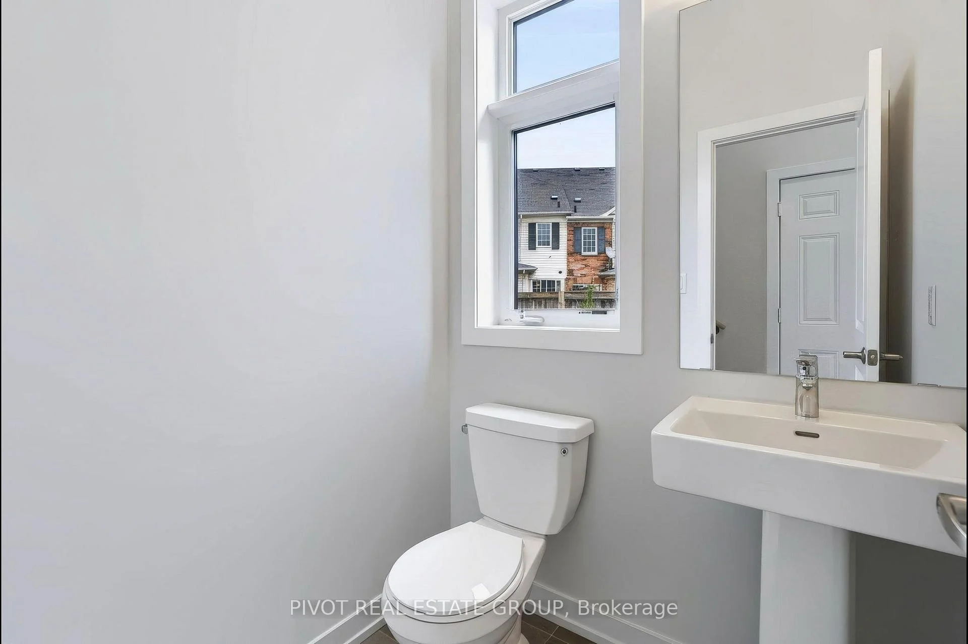 Photo 21 of 20 Observatory Way, Whitby, Brooklin — HOMEH